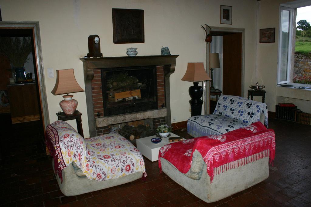 Domaine De Clermont Bed & Breakfast La Roche-en-Brenil ภายนอก รูปภาพ